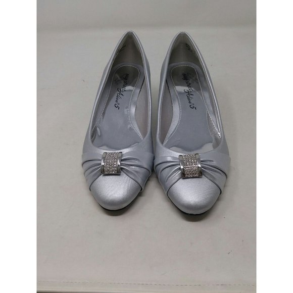 easy street Shoes - Easy Street Women's Silver Pump Size 7.5W US